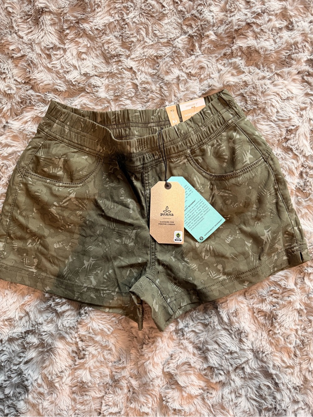 PrAna Halle E-Waist Short II  Size 2 in Evergreen Camo